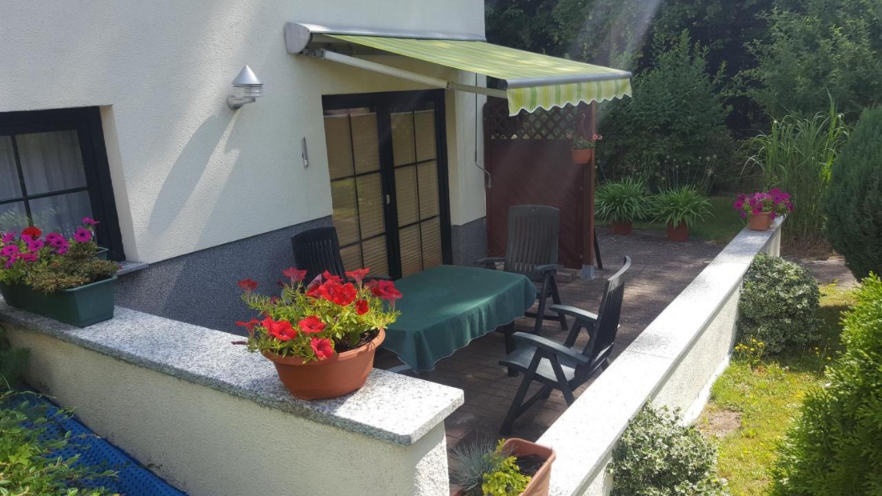 פוטבוס Ferienwohnung "Am Fechtertor- Eingang Zum Schlosspark" מראה חיצוני תמונה