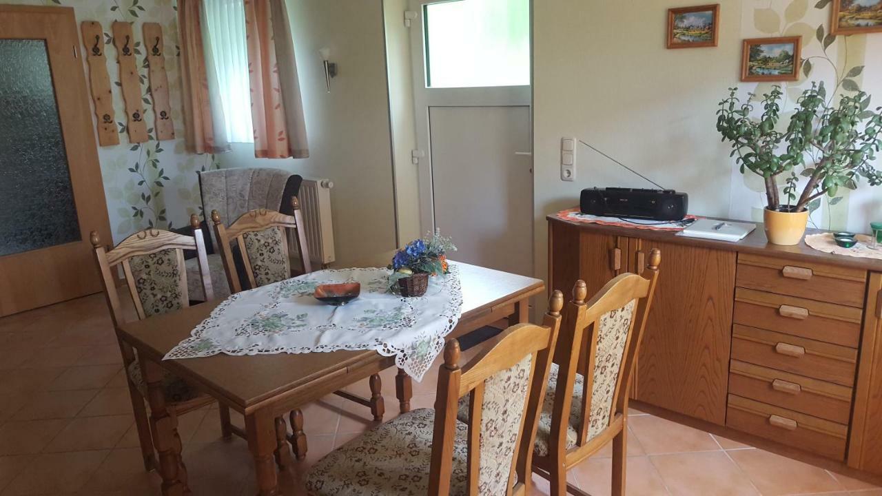 פוטבוס Ferienwohnung "Am Fechtertor- Eingang Zum Schlosspark" מראה חיצוני תמונה